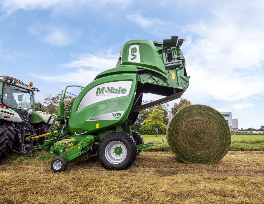 McHale V8950 Ejecting a 1.9m Bale