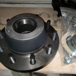 Alternative view of HUB 16,000LB 10 Bolt