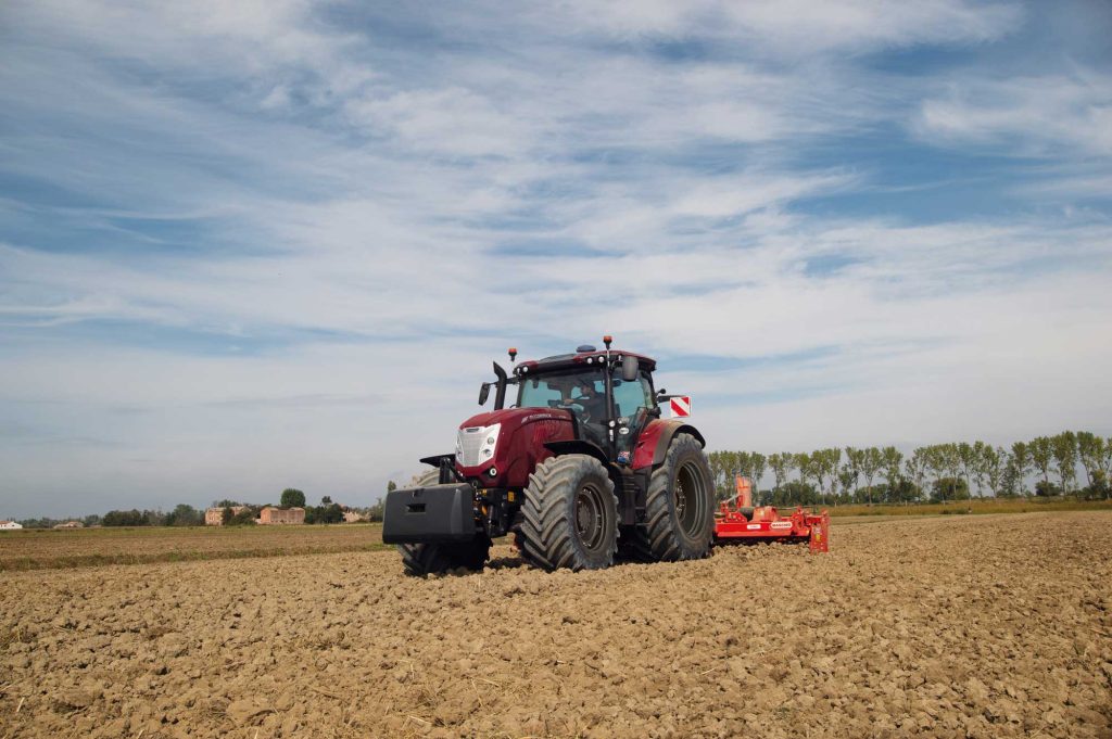 MC_RPE7_X7.6_MetallicRed_NewDecal_Field_PowerHarrow_web