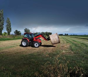 MC_RS58_X4_Field_FrontLoader_ADV_web