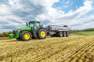 mw manure tank spreading 8R side