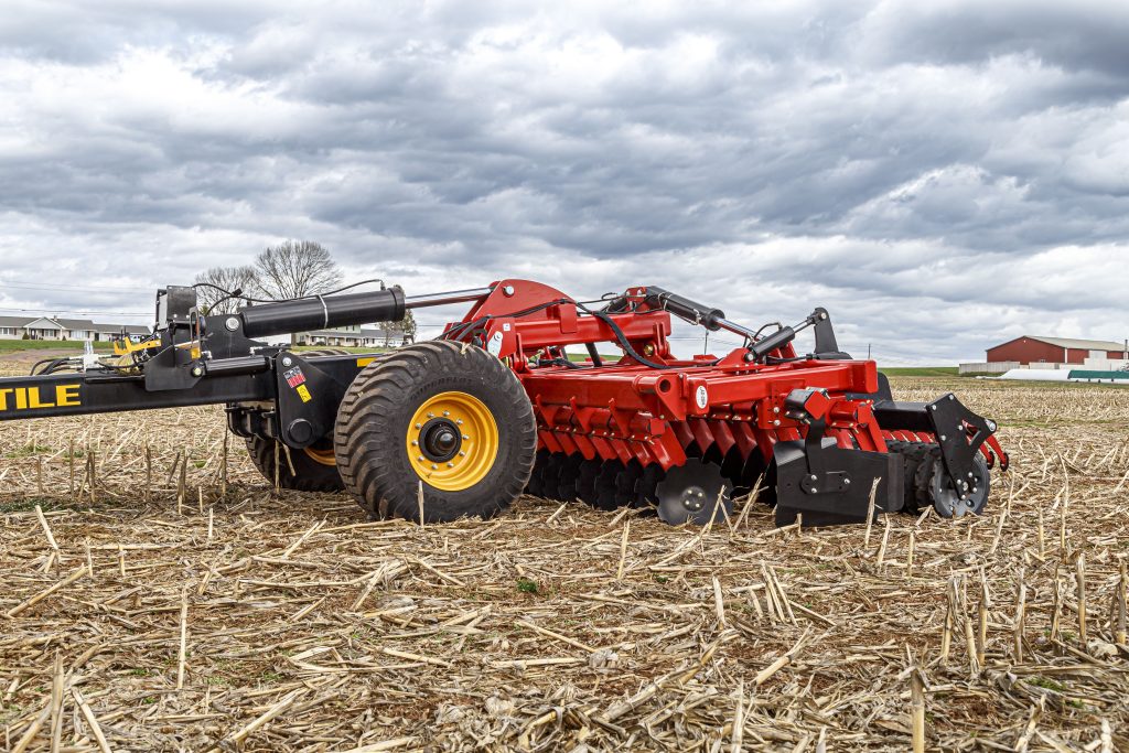 2025 Versatile Fury R150